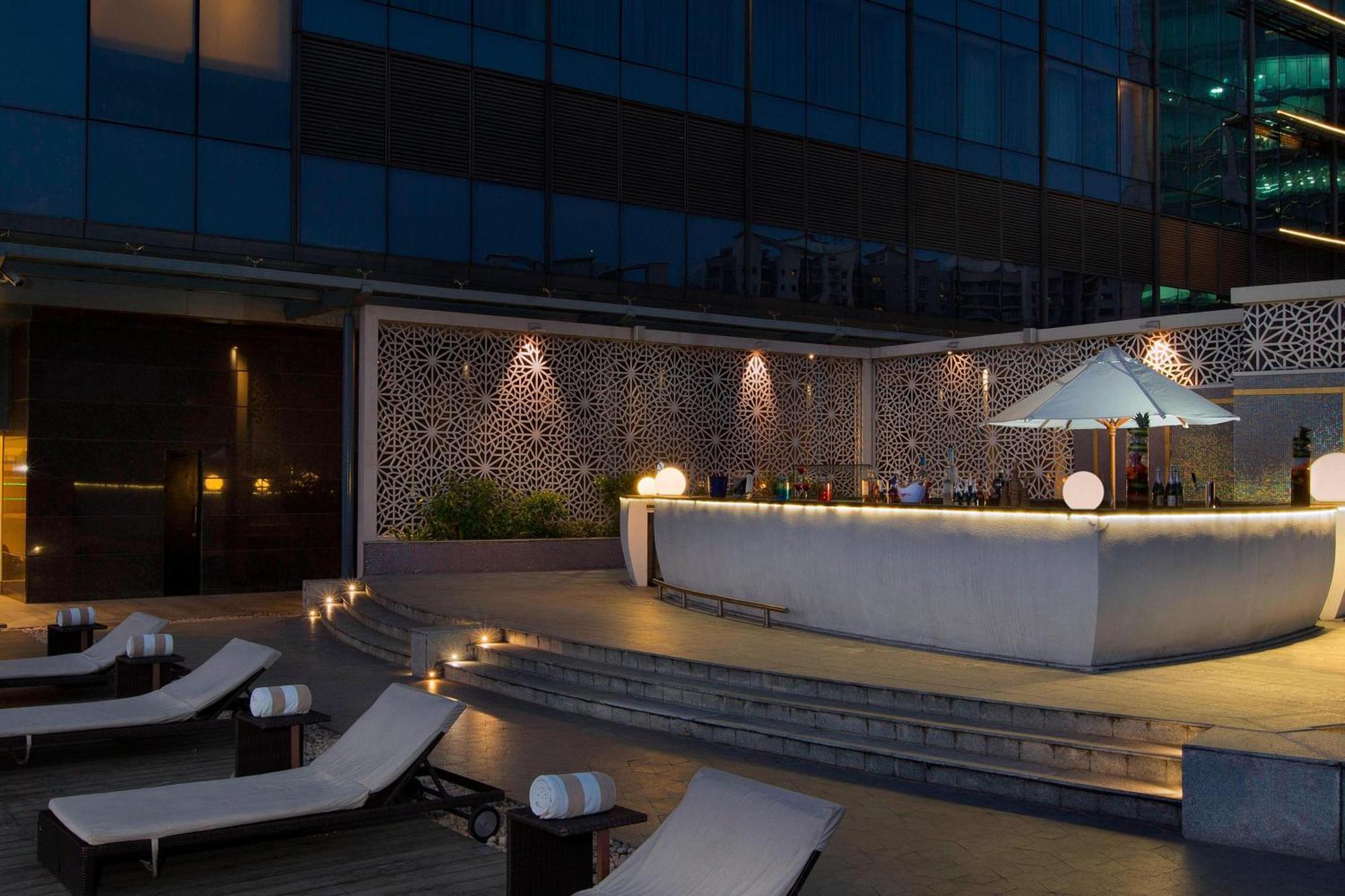 Sheraton Grand Bangalore Hotel At Brigade Gateway Exterior photo